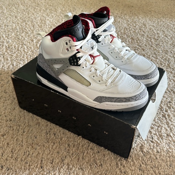 Jordan Spiz’ike, men’s size 8, white/cement/varsity red - Picture 2 of 6